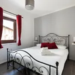 Madamin Aparthotel 3*